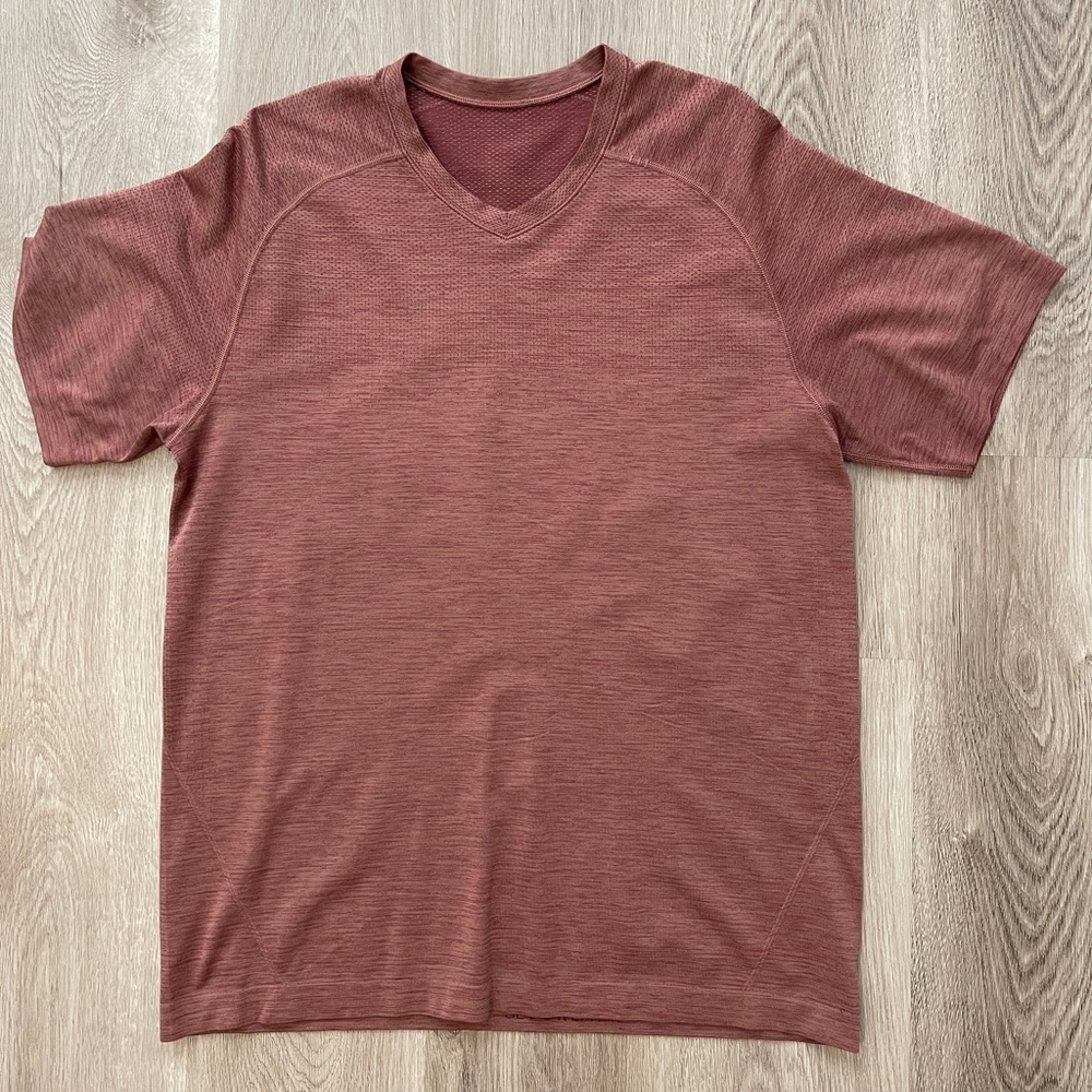 Lululemon Mens V Neck T Shirt Size Large